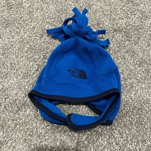 North face infant hat